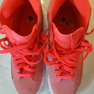 Womens Nike sneakers